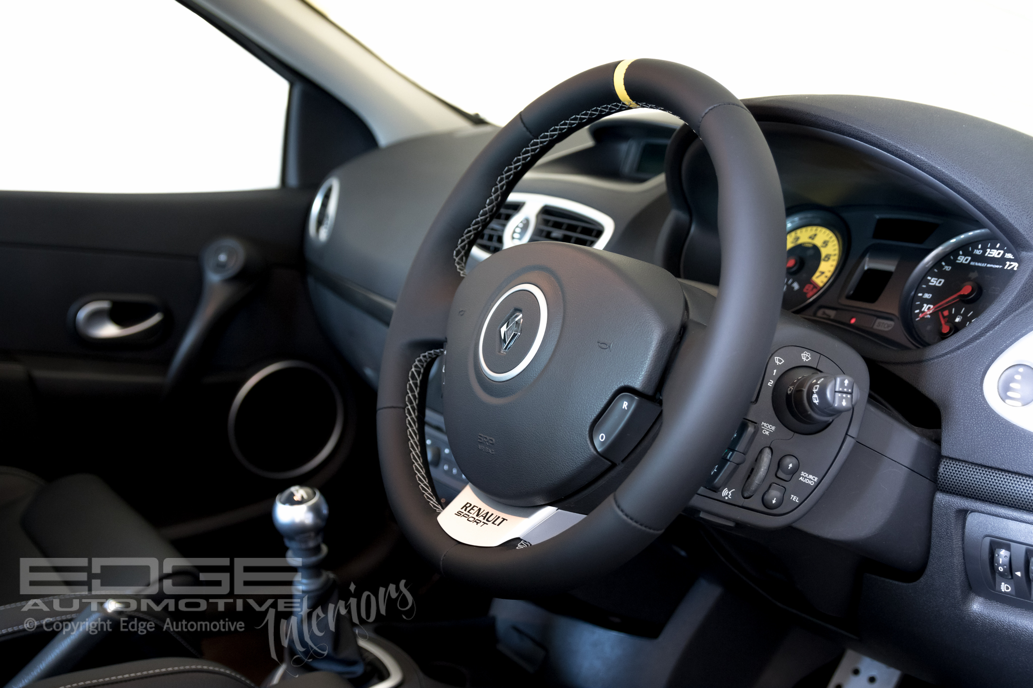 Steering Wheel Retrim Leather/Alcantara EDGE Automotive